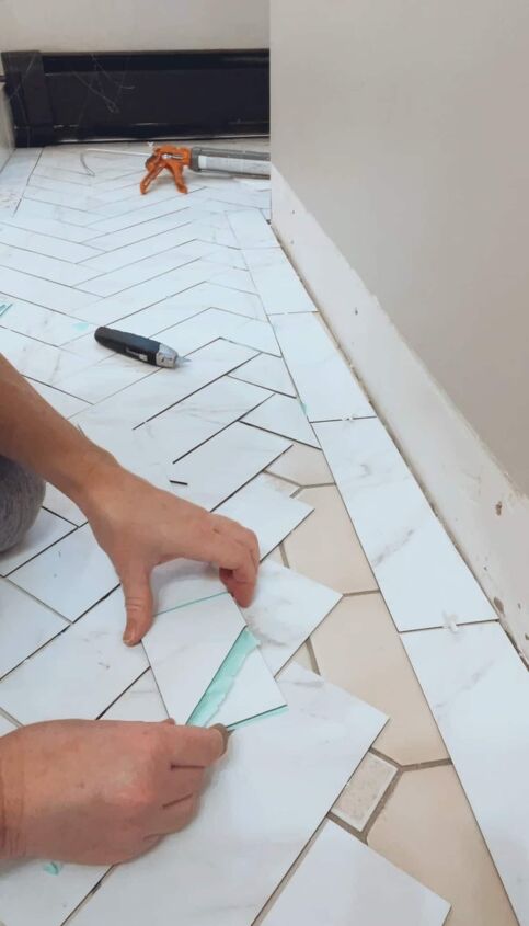 easy way to install vinyl floor tile over existing tile