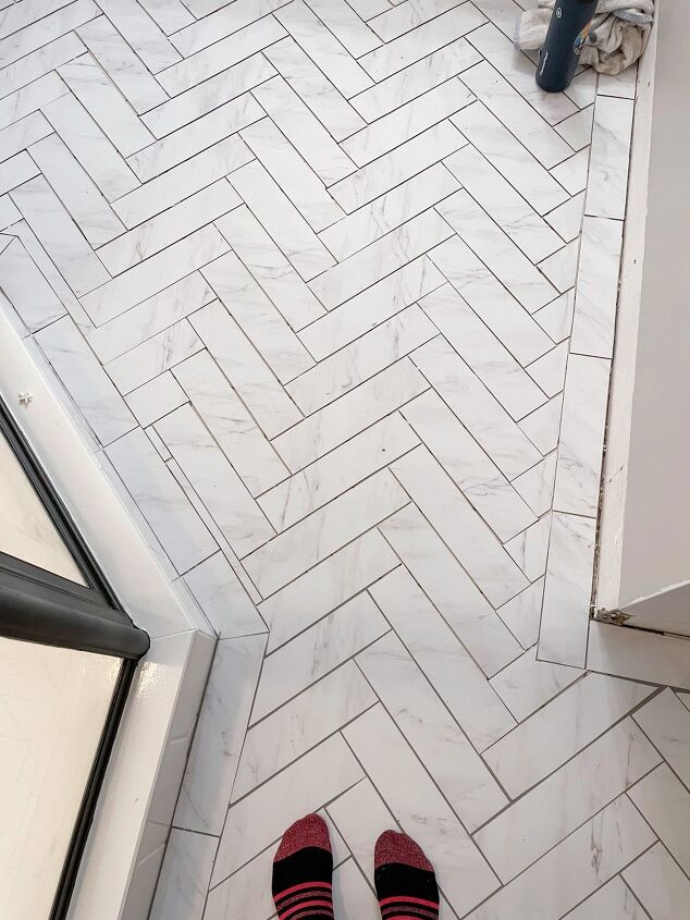 easy way to install vinyl floor tile over existing tile
