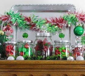 13 increbles ideas de decoracin navidea hechas con hallazgos de la tienda del dlar, Convierte tarros vac os en elegantes tarros de caramelos navide os