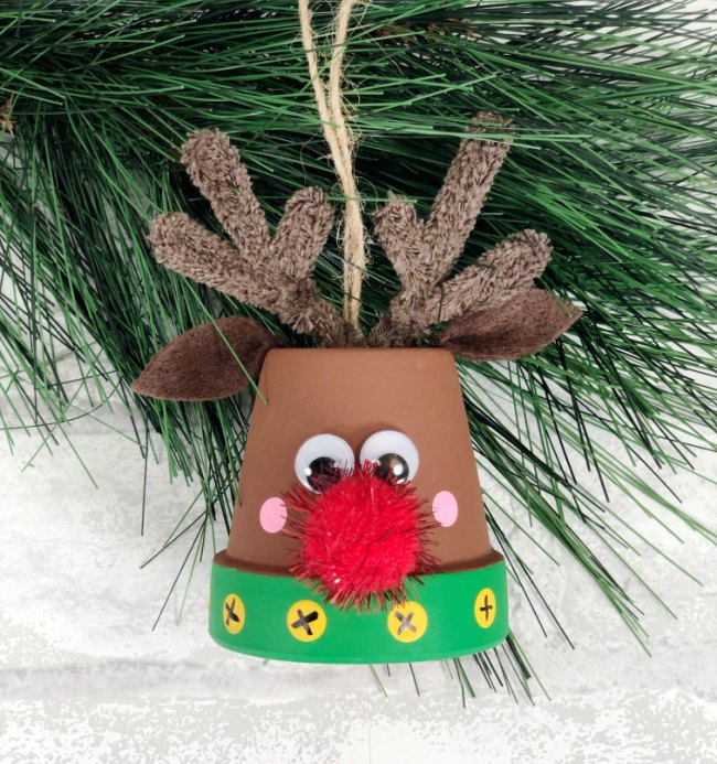 18 coisas que voc nunca pensou em usar como decorao de natal, Ornamento de argila de rena estilo loja de d lar
