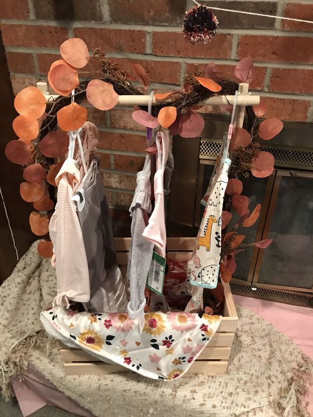 estante de ropa para baby shower regalo