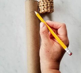 Save your paper towel tubes to copy this quick & inexpensive hosting hack