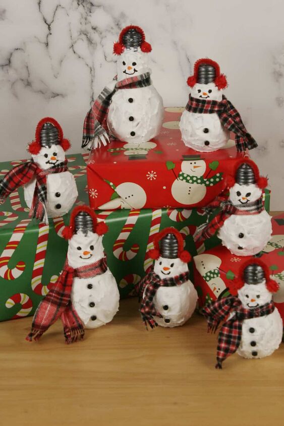 12 maneiras de fazer o interior da sua casa parecer um filme de natal, enfeites de boneco de neve