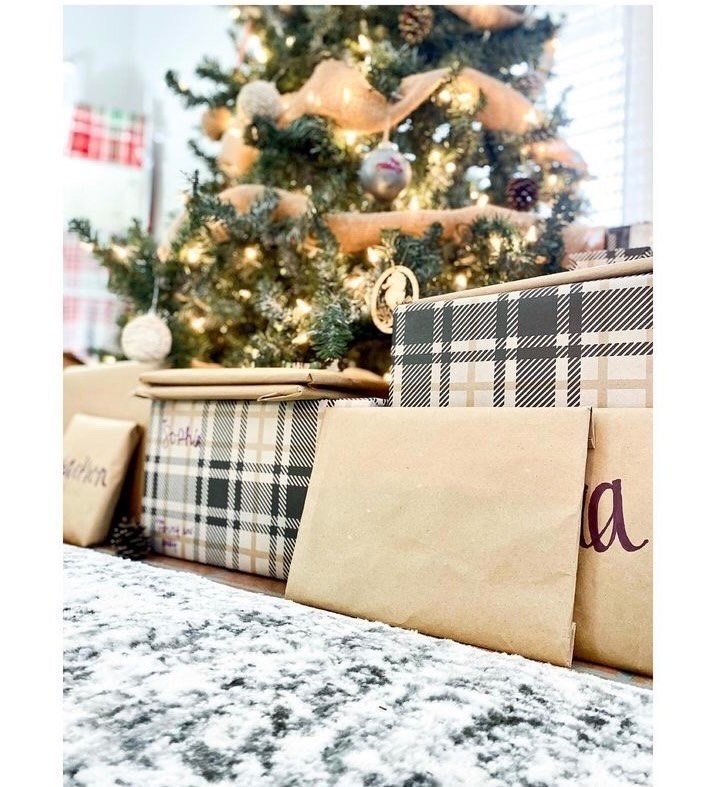 simple neutral holiday gift wrapping
