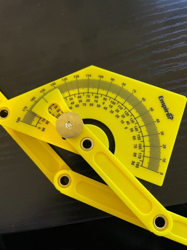 what angle do i cut the trim here