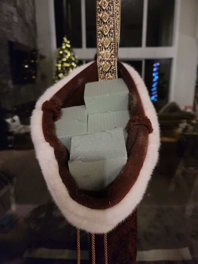 a unique christmas wreath idea