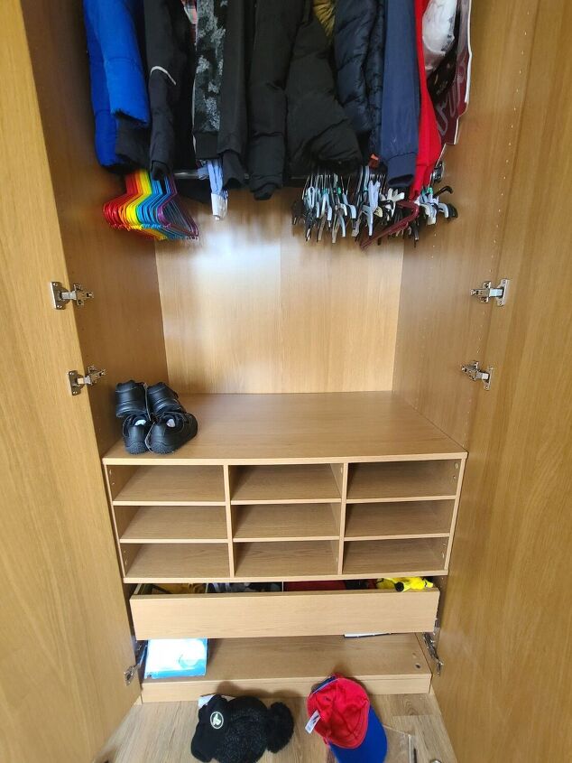 espacio organizado en el armario