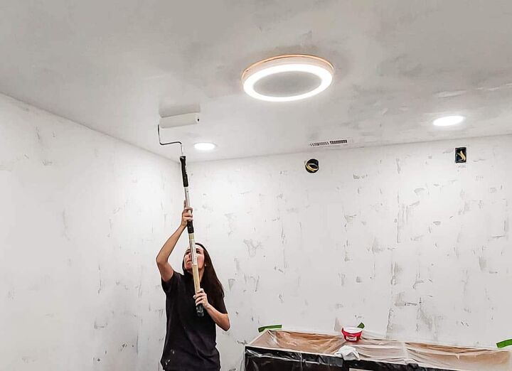 how to paint a ceiling with a roller