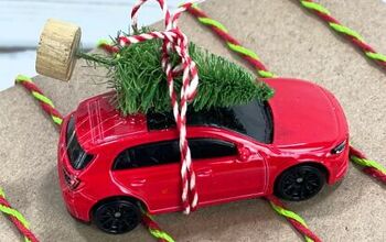Haz un adorno para el árbol de Navidad con Hot Wheels