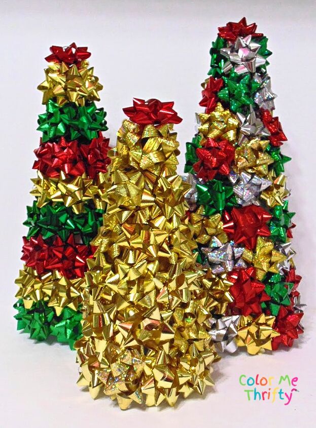 12 hermosos rboles de navidad que en realidad no son rboles, Arco de regalo DIY r pido y f cil