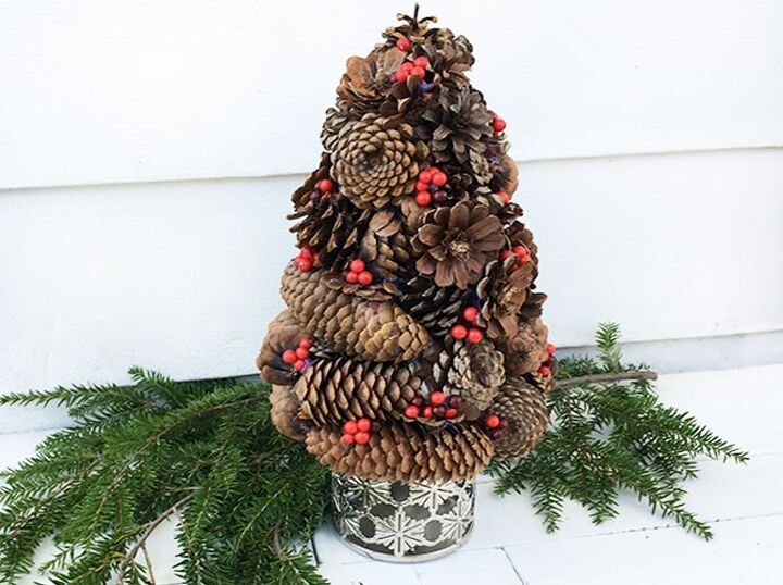 12 hermosos rboles de navidad que en realidad no son rboles, rbol de Navidad de conos de pino