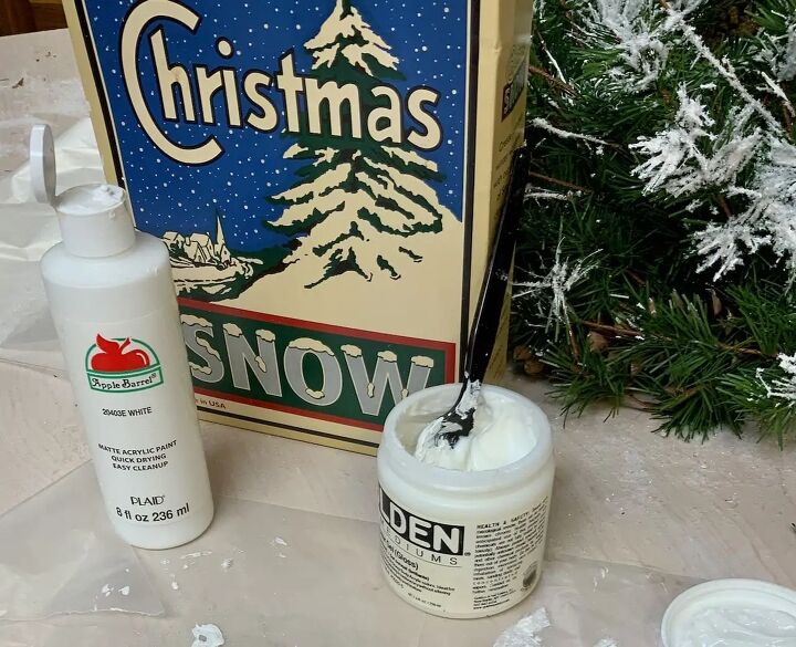 a melhor maneira de adicionar neve falsa para iluminar sua decorao
