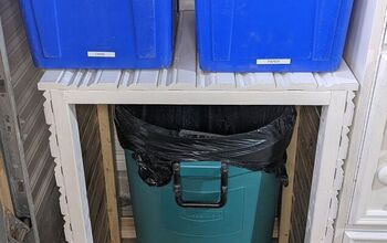 Zócalos convertidos en una estación de basura/reciclaje