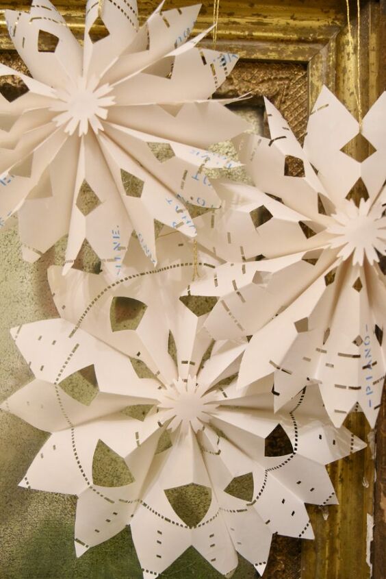 easy paper snowflakes
