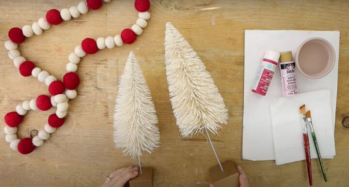 make a pink ombre christmas tree with this easy tutorial, Ombre Christmas tree ideas