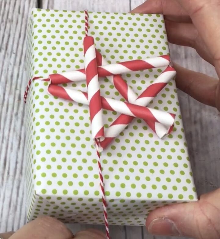 21 magnficas ideas para envolver regalos esta navidad, Formas f ciles y divertidas de adornar tus paquetes