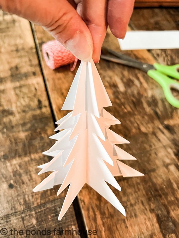 como hacer arboles de navidad de papel diy