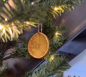 How to Keep Cats Out of Your Christmas Tree With Oranges
