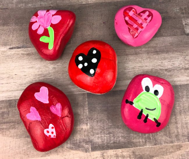 painted rocks for valentines