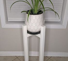 fence pickets repurposed into a plant stand