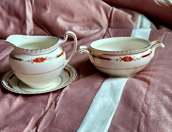 q im trying to find out if this set is valuable or not johnson brothers