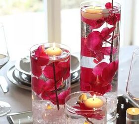 25 ideas de decoracin para san valentn que deberas empezar a ahorrar hoy mismo, Paisaje de mesa con velas flotantes para el d a de San Valent n