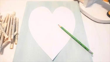 tutorial de manualidades de corazn de pgina enrollada