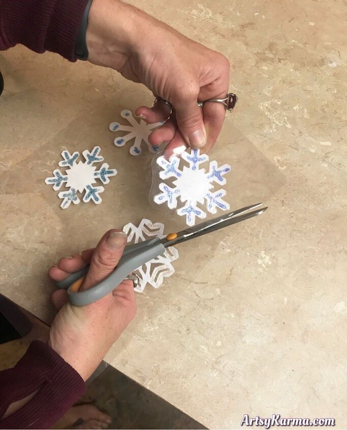 diy decoracin de copos de nieve para celebrar el resto del invierno