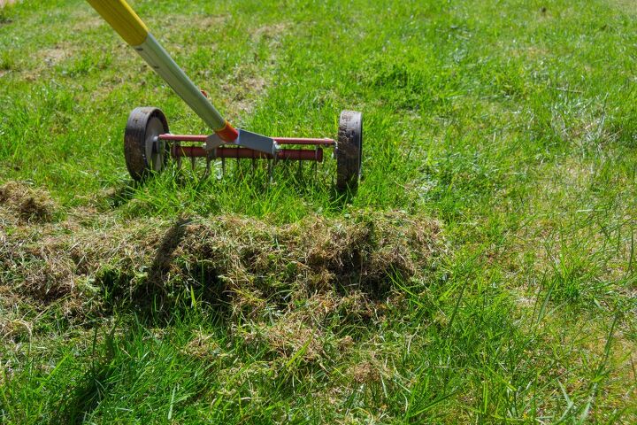 how to aerate a lawn by hand, manual rolling spike aerator