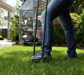 How to Aerate a Lawn by Hand