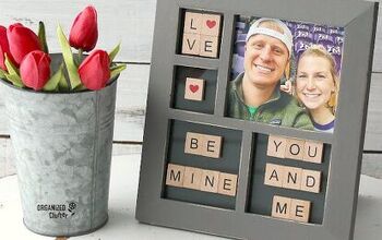 Marco para collage de San Valentín con azulejos de imitación de Scrabble de Hobby Lobby