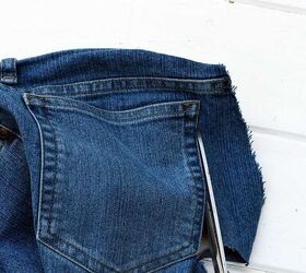 Cut the pockets off a few pairs of old jeans to get this adorable Valentine's Day treat