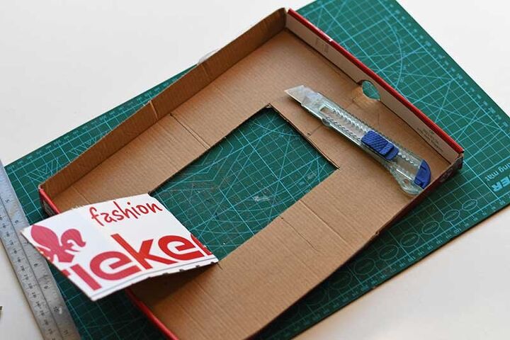 how to make a photo frame from a shoebox lid