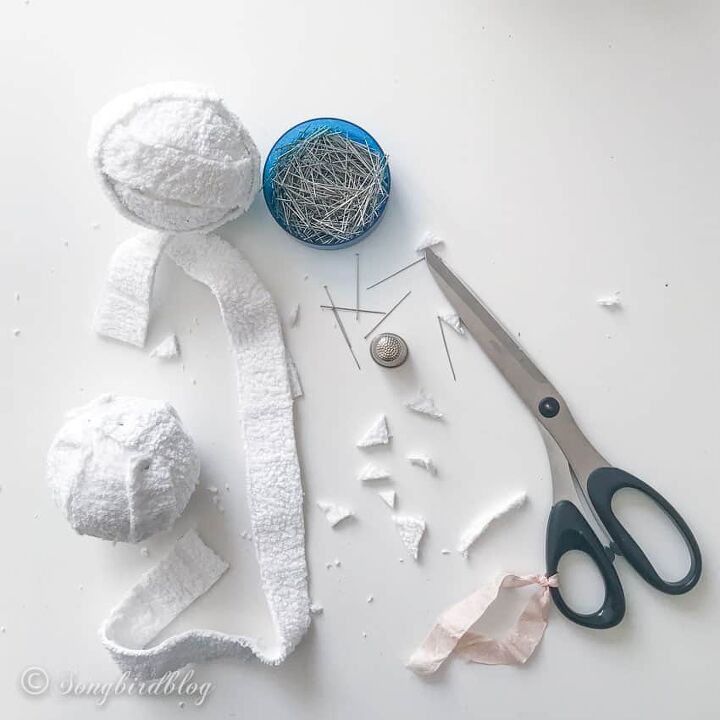como fazer bolas de neve de tecido