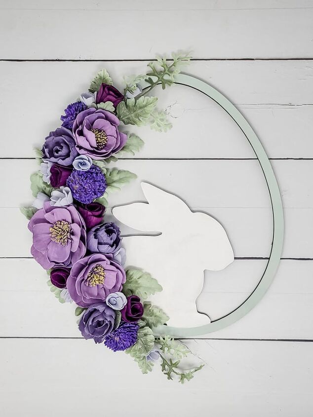 how to make a spring bunny wreath, Add Munchkins to Fill Gaps