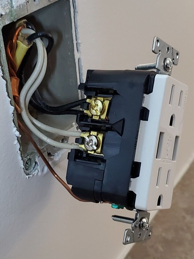 installing a usb charger outlet