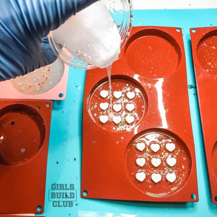 , Pour the rest of the resin over the candy