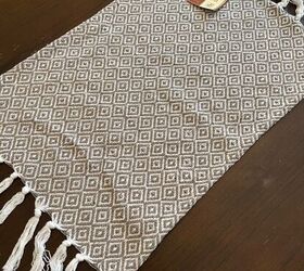 Grab 2 dollar store table runners to copy this dining room upgrade in just 10 minutes