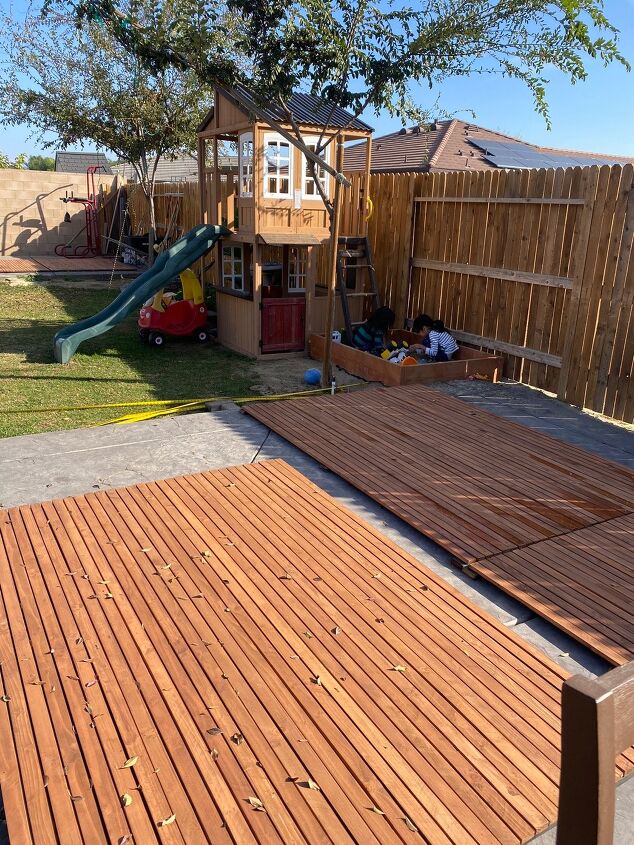 one way to diy a horizontal privacy fence