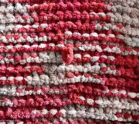 how to finger knit with loop yarn diy blanket
