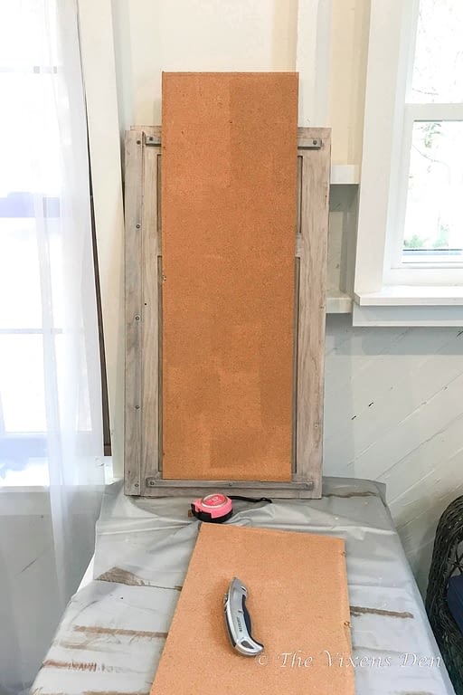 portas de armrio de quadro de avisos cobertas de tecido