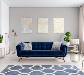 cmo pintar una pared de acento y cambiar todo el aspecto de una habitacin, pared de acento en la sala de estar gris con sof azul