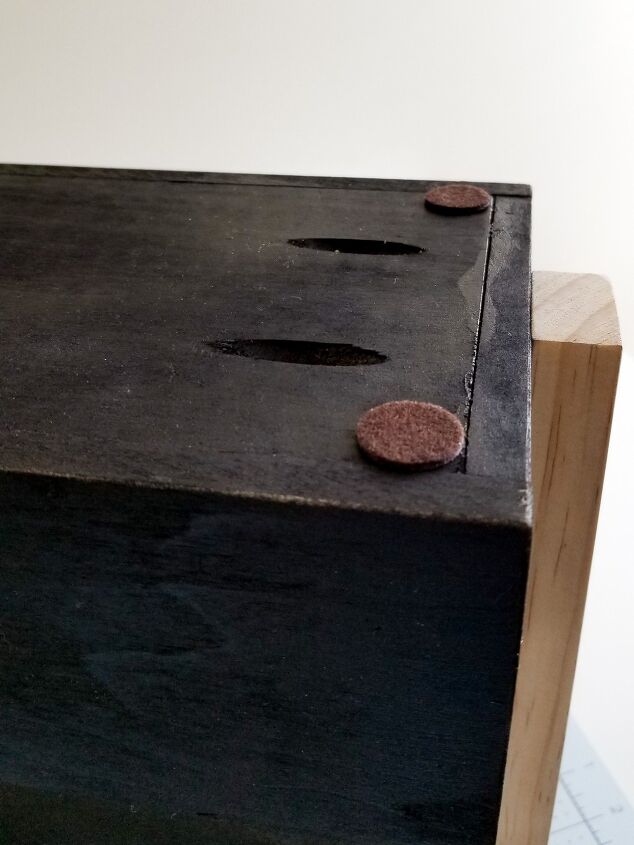 caja de madera de dos pisos