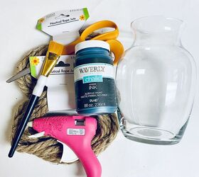 You might want to grab a Dollar Tree glass vase to copy this beautiful, $5 idea