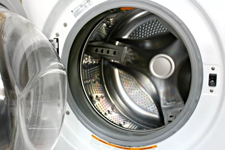 the 6 best washing machines of 2022, Front load washing machine open door Photo via Ellen Christian