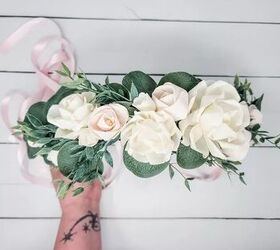 how to make a flower crown in 7 simple steps, white flower crown
