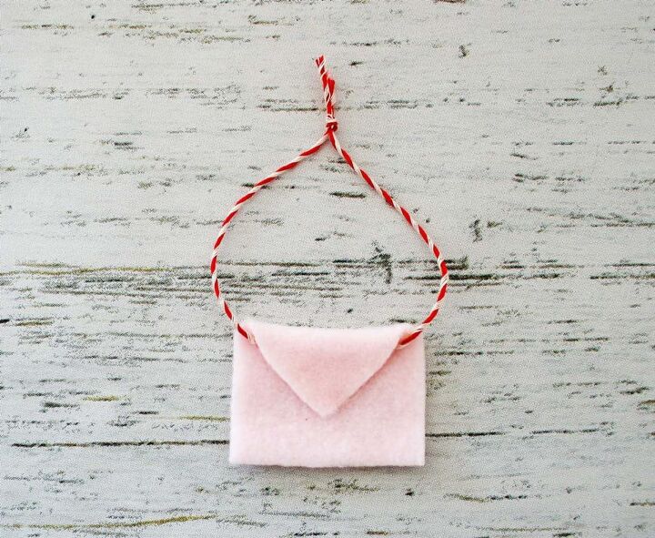 hanging small love note diy decor