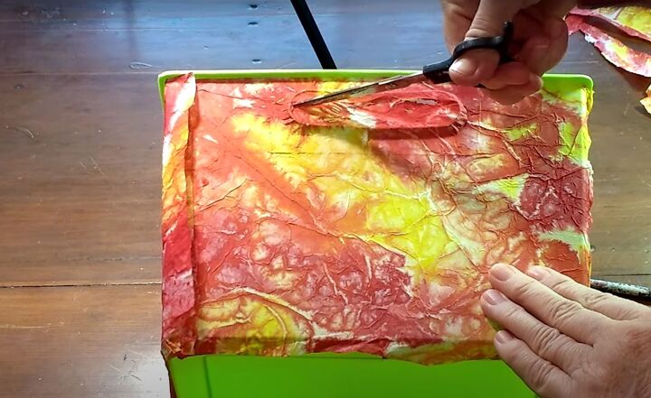 brighten storage bins with vibrant tie dyed tissue paper, Cutting out the handle of the box
