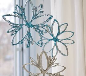 How to Make Festive Glitter Toilet Paper Roll Snowflakes