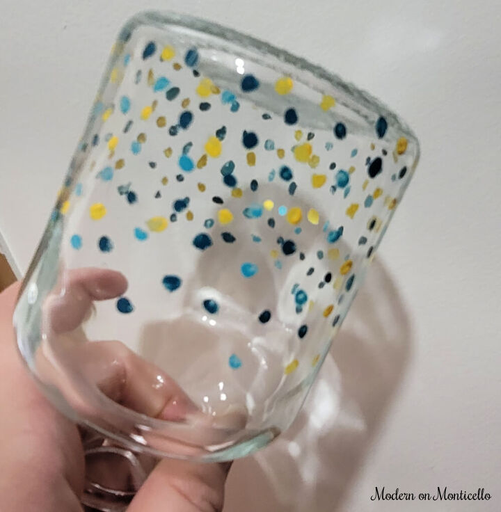vasos para casulos de confete pintados